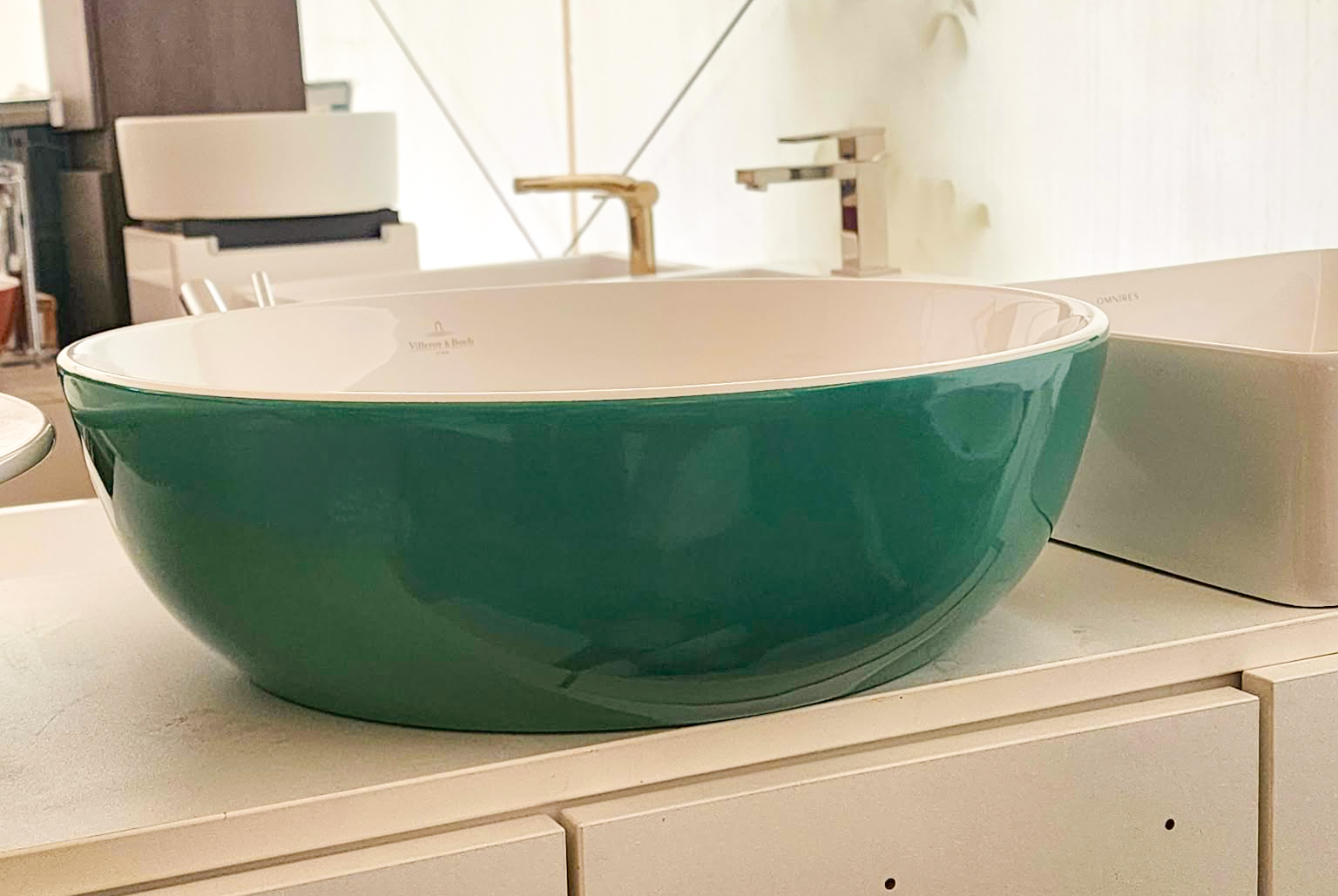 Villeroy & Boch Artis Umywalka nablatowa okrągła zielona forest 430 mm 417943BCS7 - obrazek 4